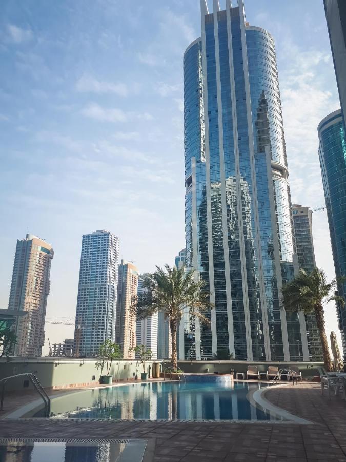 Higuests - Cozy Studio With Panoramic Views On The Lake Appartement Dubai Buitenkant foto