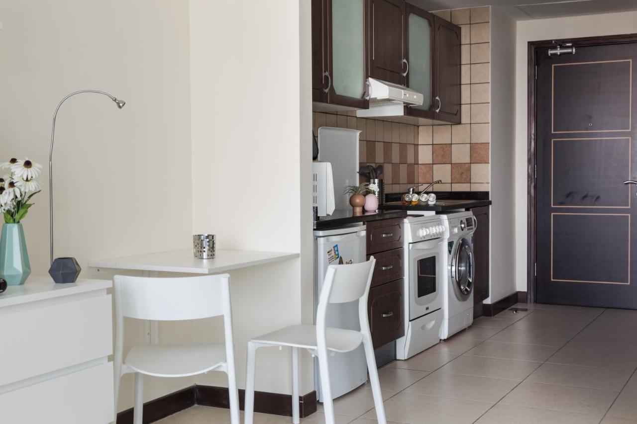 Higuests - Cozy Studio With Panoramic Views On The Lake Appartement Dubai Buitenkant foto